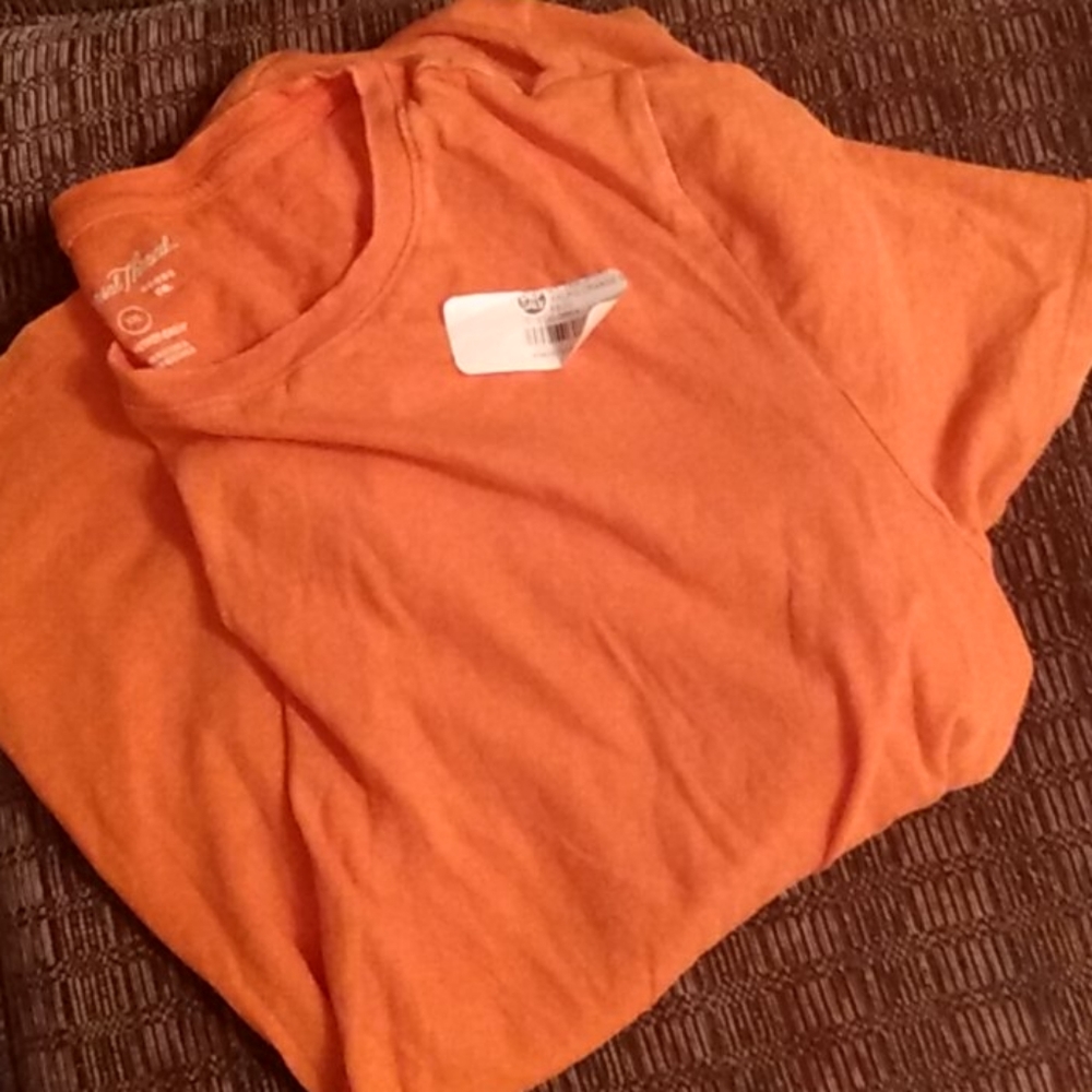 Men's t shirt